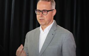 Фишера отозвали в Берлин для консультаций, отметили в немецком МИД