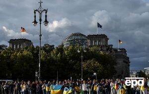 Наявність паспорта країни ЄС позбавляє права на тимчасовий захист, призначений для українців