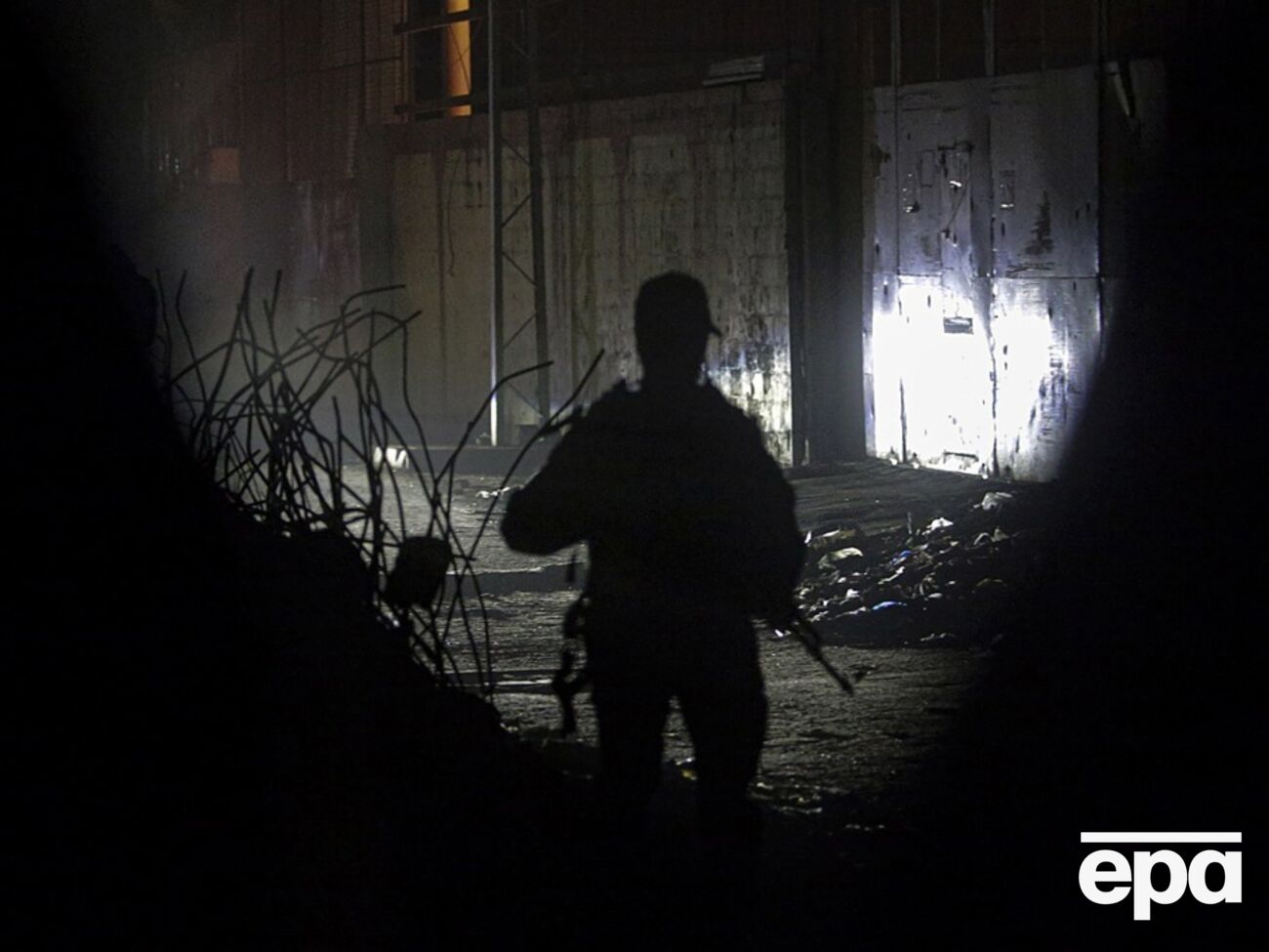 США работают над планом разоружения ХАМАС и демилитаризации Газы, отметил Axios