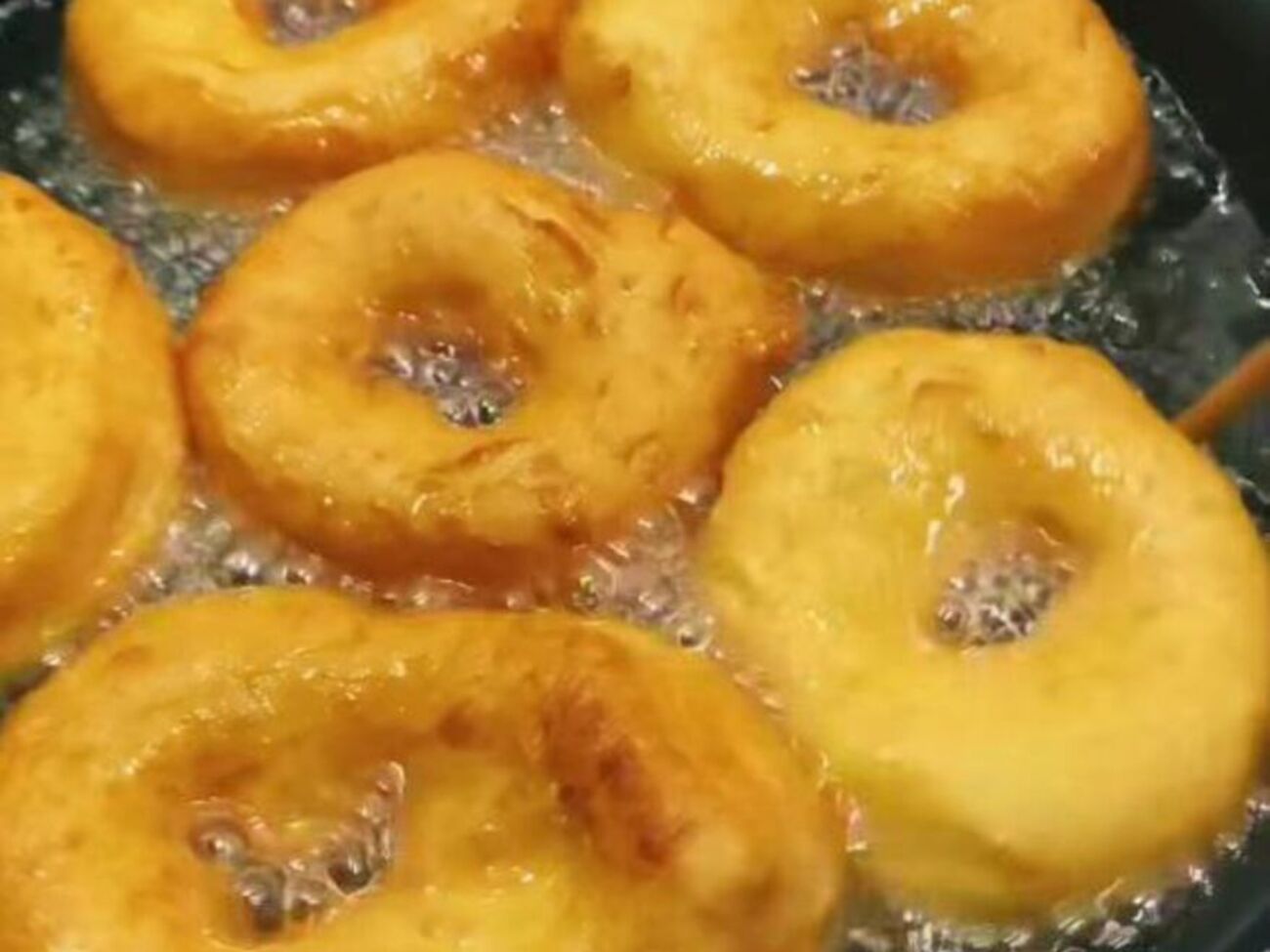 Для тіста знадобиться 250 г гарбузового пюре