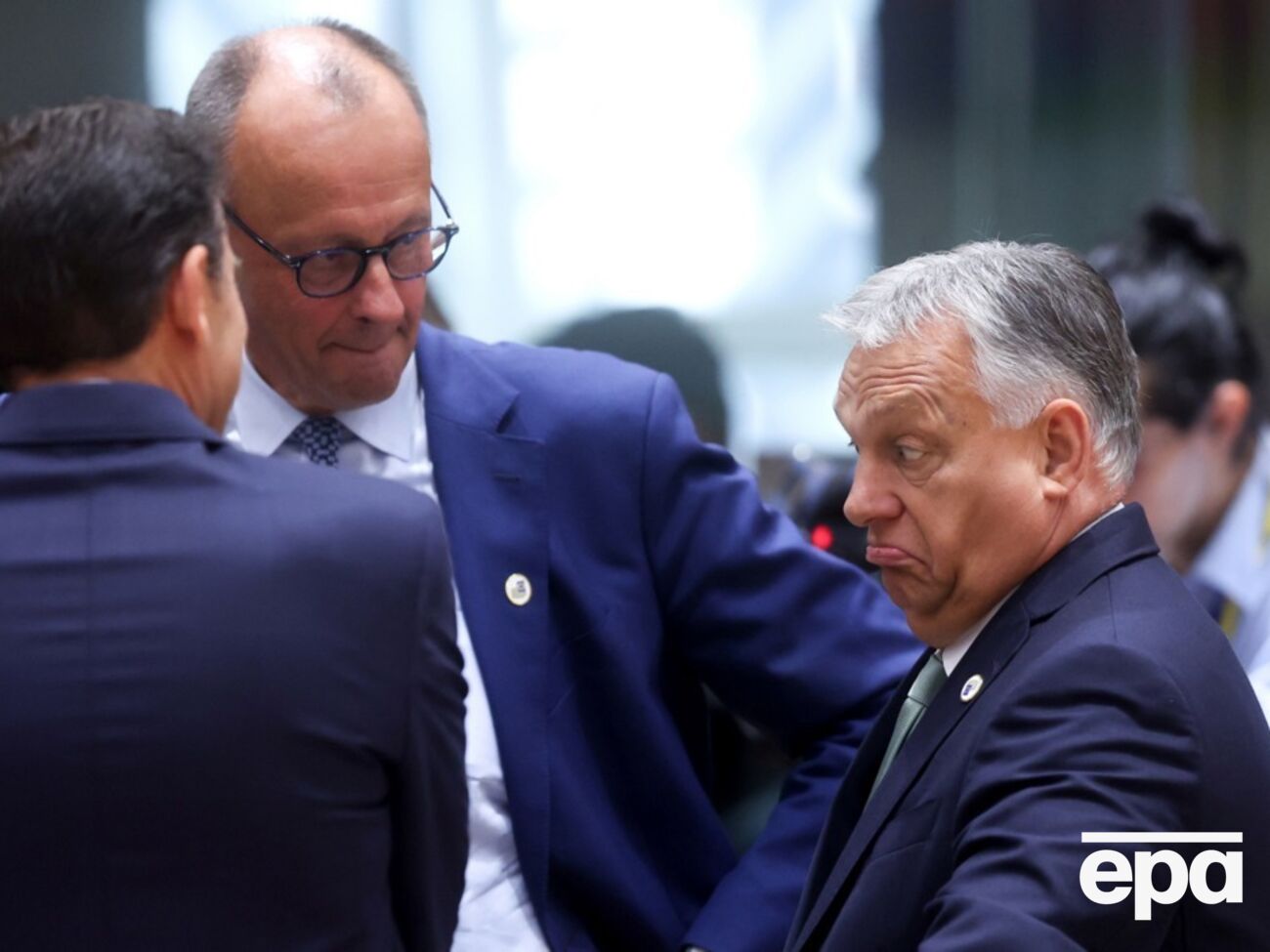 Конфликт между Мерцем и Орбаном произошел во время обсуждения, как ЕС может защищаться от угроз РФ и поддерживать Украину