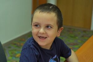 Михаил после ранений стал чрезвычайно возбудимым, заново учится контролировать движения и пока что перестал говорить