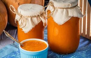 Варення має легку кислинку