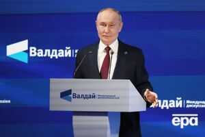 Путин: Девушки молодые в бары и так далее приходят в кокошниках
