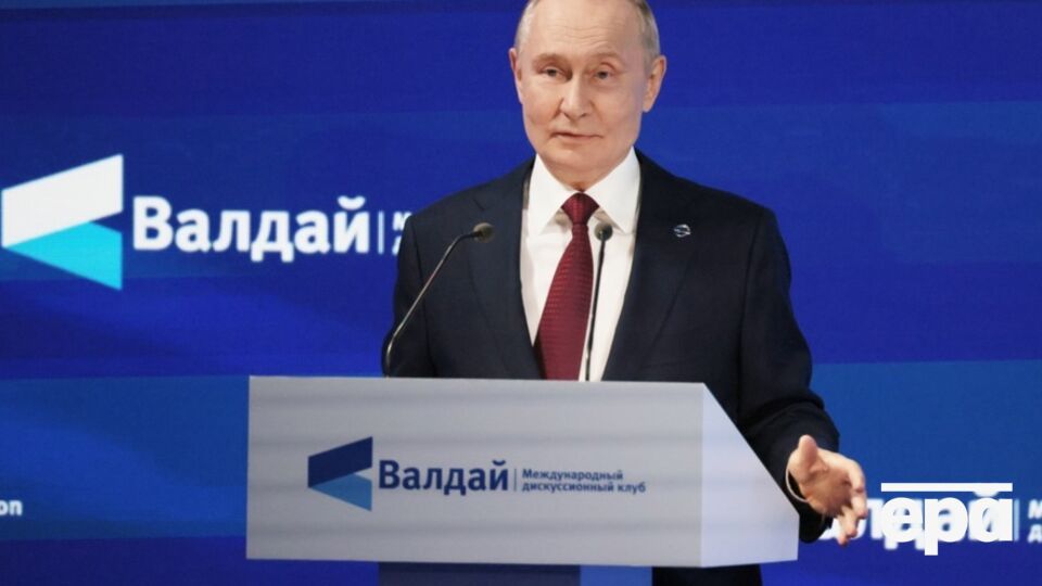 Путин: Девушки молодые в бары и так далее приходят в кокошниках