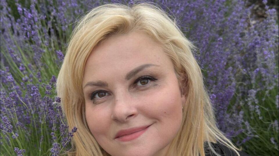 Бурмака: Мы жили очень скромно, у меня родители были преподаватели, очень честные и порядочные люди