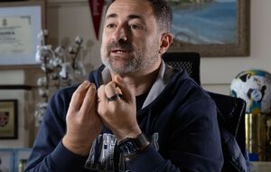 Глава "Укрпошти" часто показывает в сети фото своих завтраков, обедов или ужинов