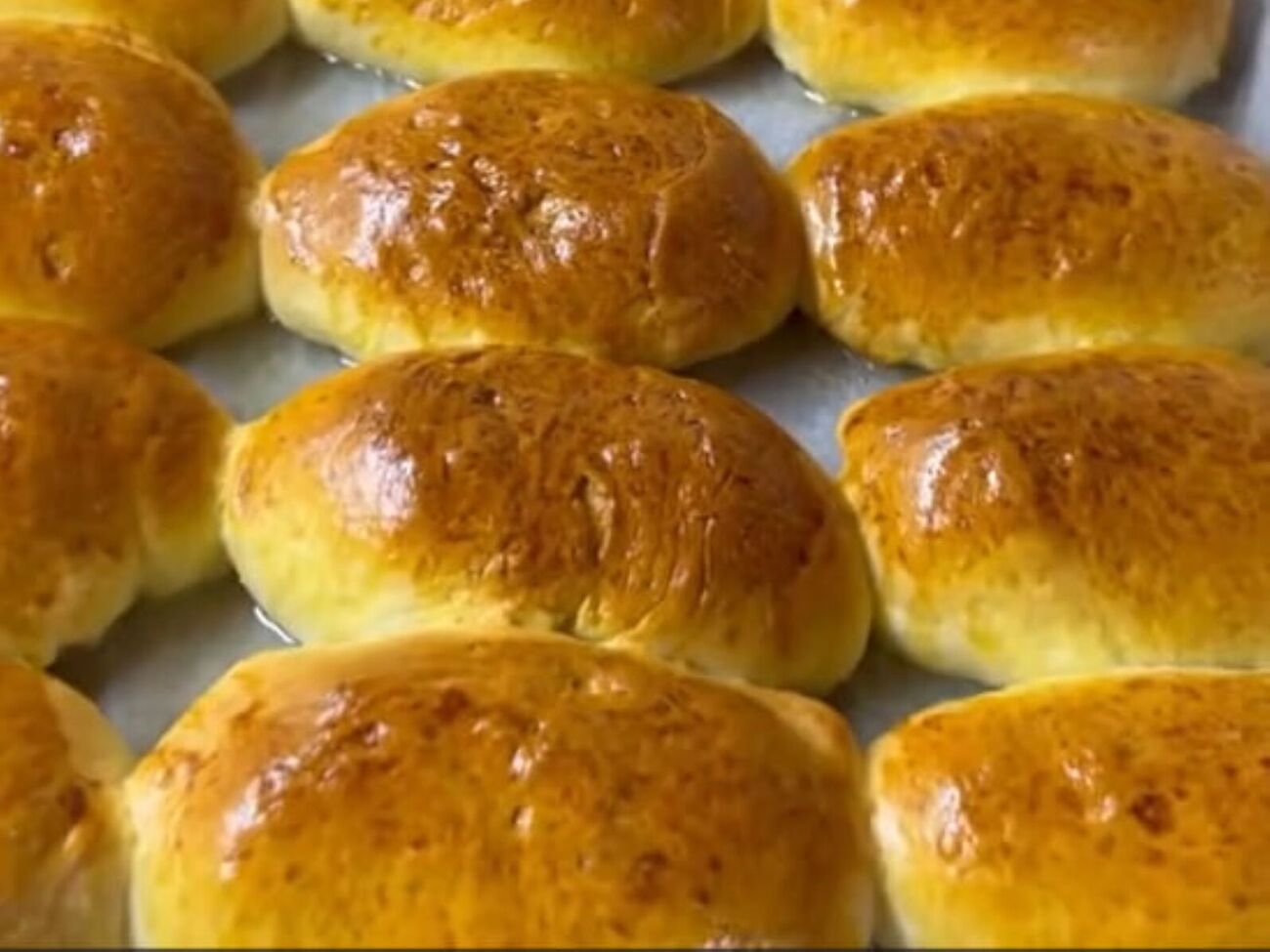 Тесто должно постоять в холодильнике несколько часов