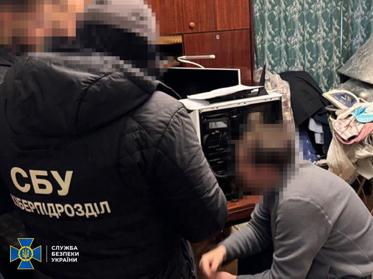 Фигуранты действовали под кураторством преподавателя кафедры военно-морской академии из Санкт-Петербурга, отмечает СБУ