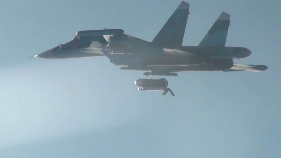 РФ усовершенствовала универсальные модули планирования и коррекции, которые устанавливаются на обычные авиабомбы, отметили в ГУР МО