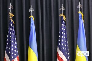 За два месяца выросла доля украинцев, которые считают, что поддержка США слабеет