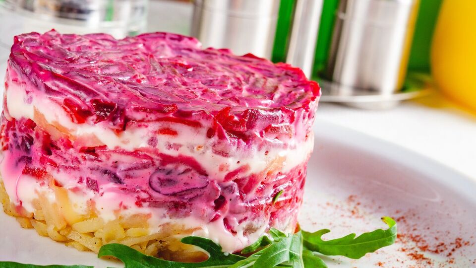 "Селедка под шубой". Легендарное блюдо со вкусом истории и современными гастрономическими изюминками