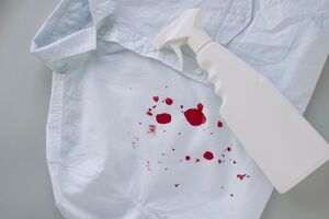 Существует множество способов удалить пятна крови