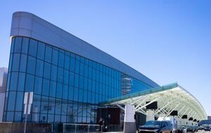 Чоловіка затримали біля входу в термінал аеропорту