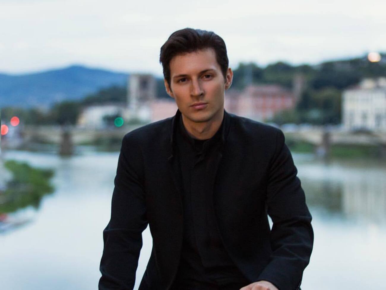 Дуров живет в ОАЭ и украденные экспонаты хотел бы передать в Абу-Даби