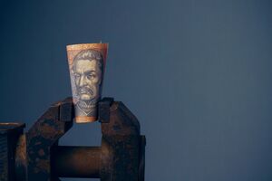 Офіційно в Україні працює 74 колекторські компанії