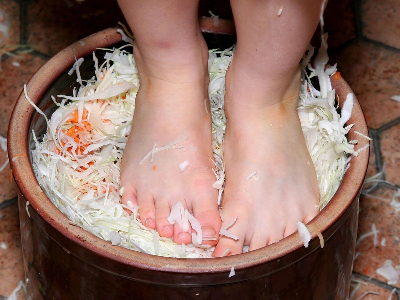 Лучшей тарой для квашения капусты считается деревянная бочка