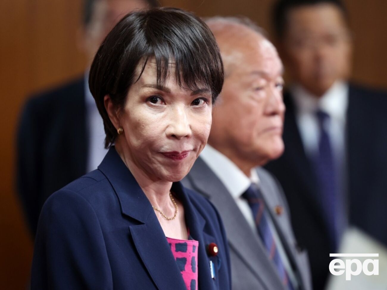 Такаити, вероятно, стремится предоставить правительству "чувство обновления, в частности с помощью более широкого привлечения женщин на главные должности", считают журналисты