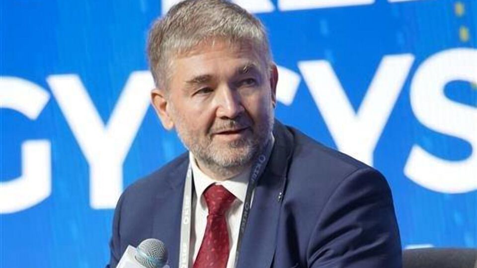 Зайченко подчеркнул, что поведение бытовых потребителей сейчас критически влияет на баланс в сети