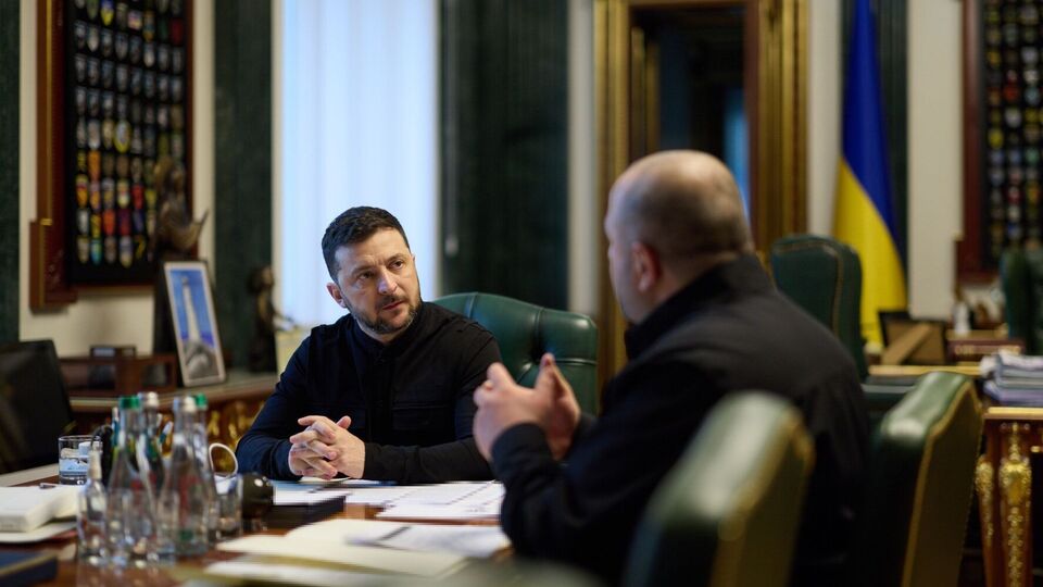 Зеленский провел совещание с Умеровым