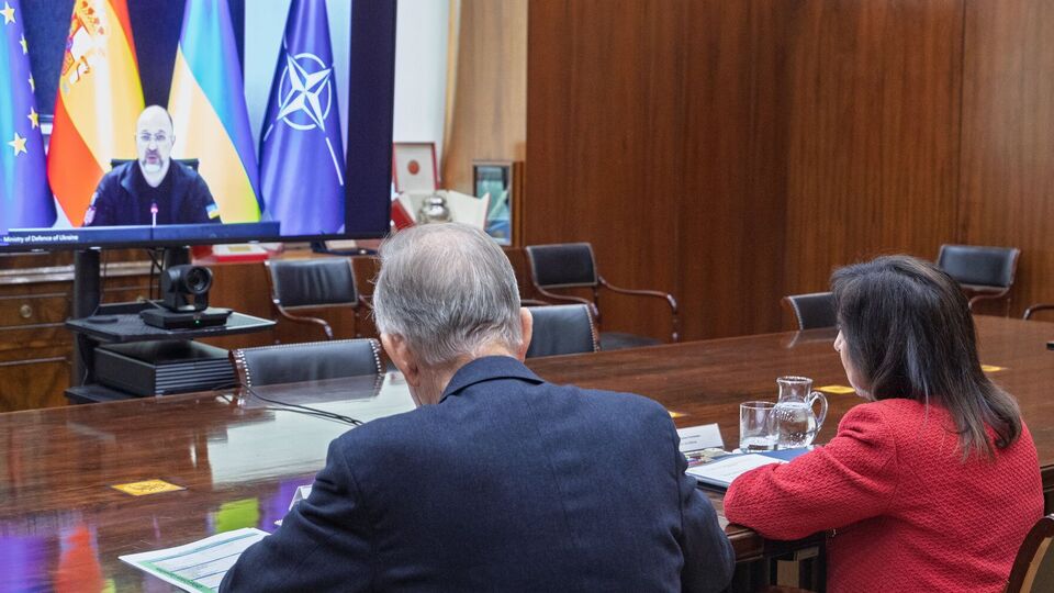 Шмыгаль провел разговор с министром обороны Испании