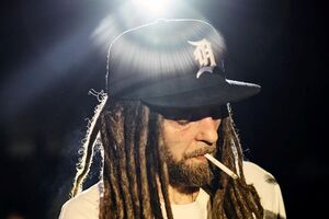 Андрій Яценко народився 1969 року в Києві