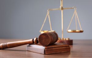 Суд назначил Хилику залог по 5 млн грн по каждому из подозрений