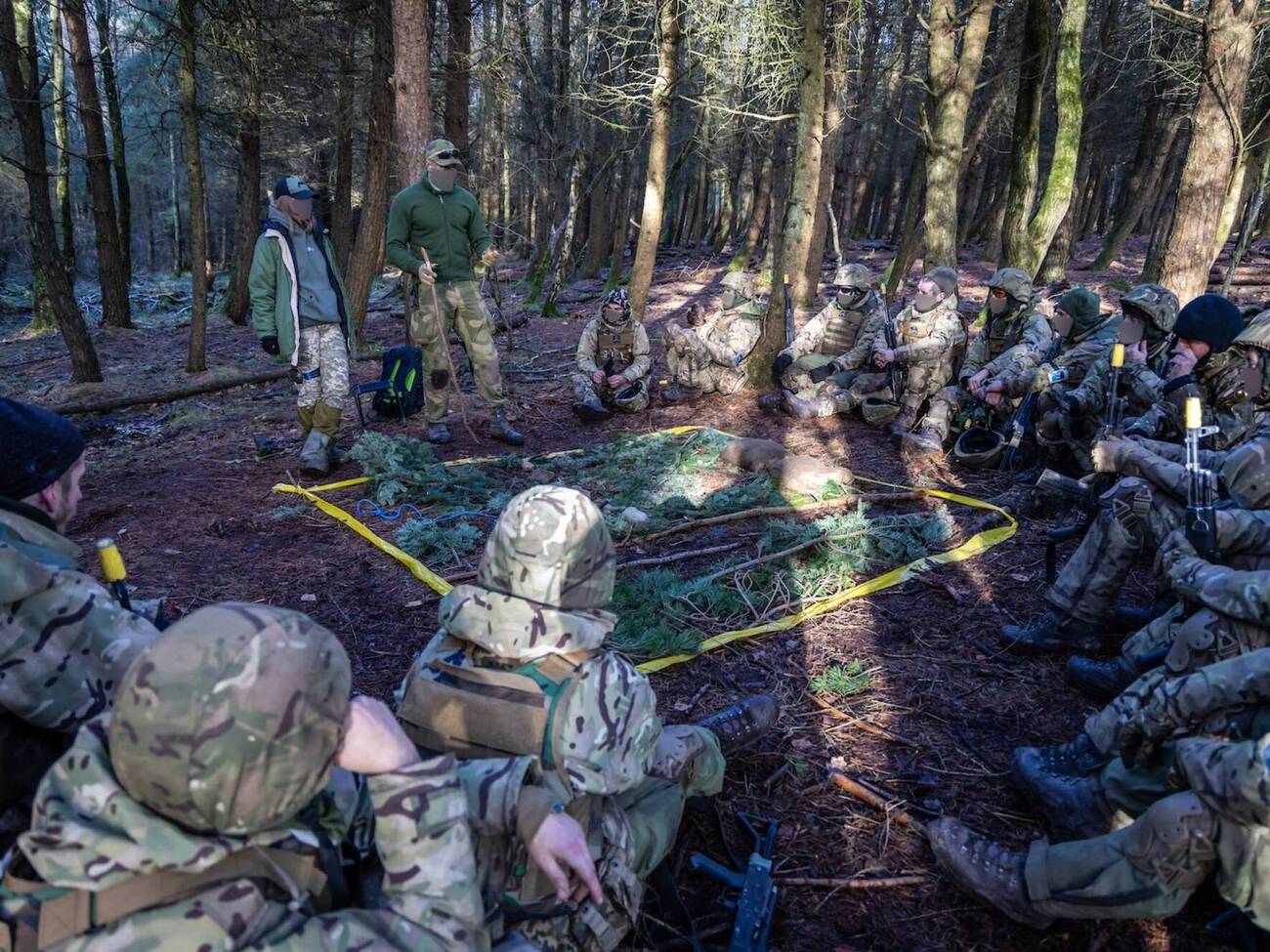 Учебный центр Camp Jomsborg расположен в Новая Демба-Липа, в 160 км от границы с Украиной