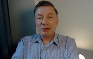 Путин помахал перед тупой рыжей мордой морковкой