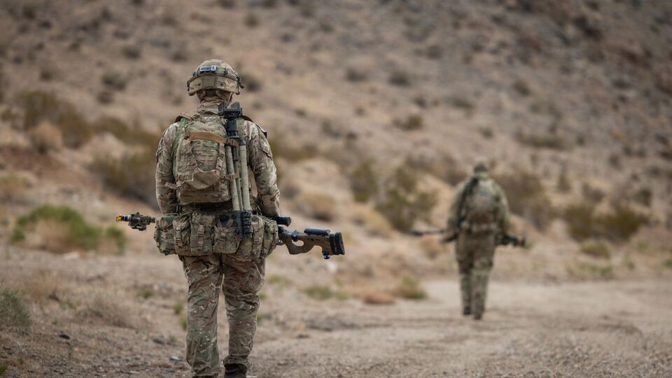 Великобритания направила в Израиль небольшой контингент войск, отметили СМИ