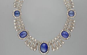 В Лувре назвали стоимость украденных ювелирных изделий