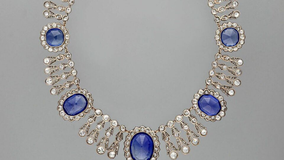 У Луврі назвали вартість викрадених ювелірних виробів