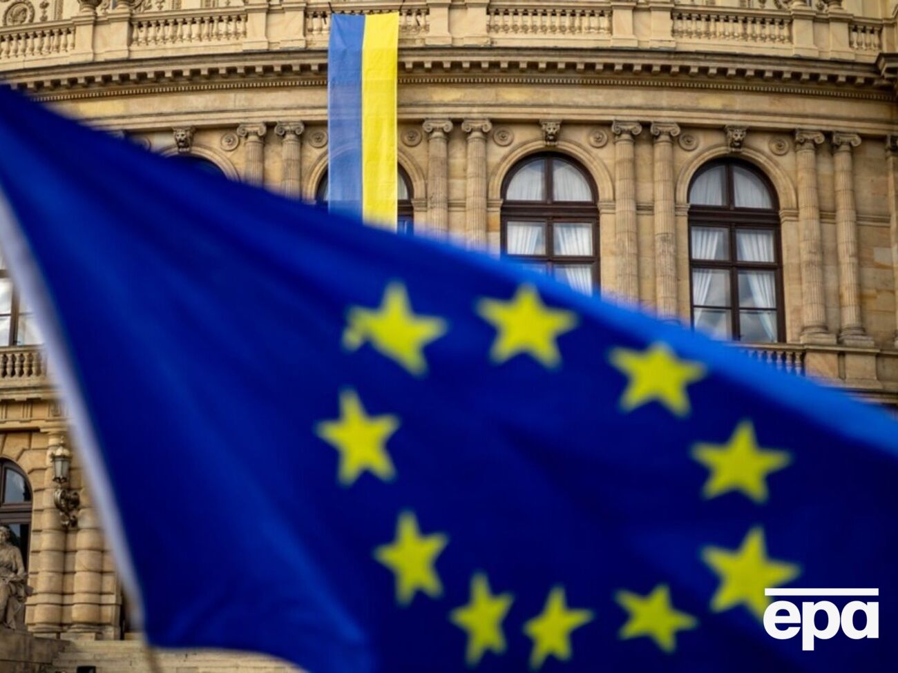 Украина уже участвует в заседаниях Совета ЕС, но вопросы ее членства остаются на рассмотрении Евросоюза