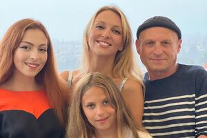 Полякова вышла замуж за Буряковского в 2004 году. В браке у пары родились две дочери