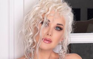 Бужинская: Обидно видеть, особенно когда женщины встревают в драку