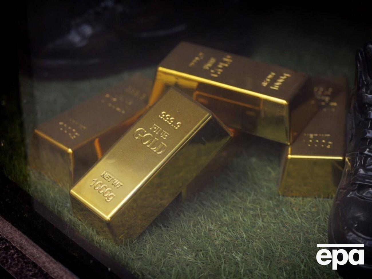 До падения цена на золото достигла $4381,21 за унцию и с начала года выросла примерно на 60%