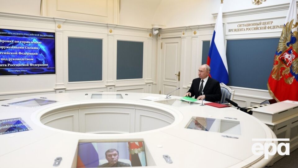 Кремль повідомив про нараду Путіна щодо проведених ядерних навчань РФ