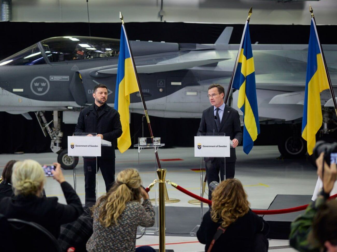 Политики подписали меморандум о намерениях на заводе Saab