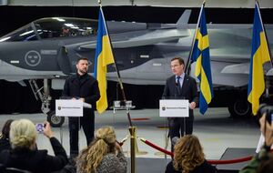 Политики подписали меморандум о намерениях на заводе Saab