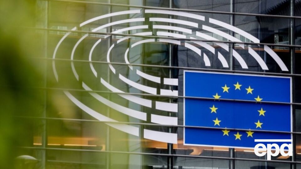 По данным источников, Еврокомиссия предложила механизм страхования, гарантирующий участие других стран ЕС в случае проблем с выплатами