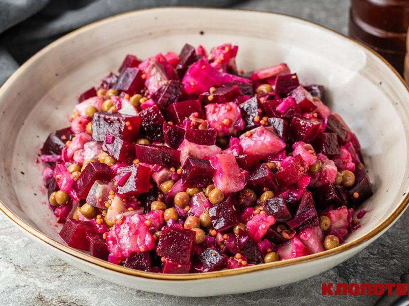 Салат заправляють олією з додаванням гірчиці