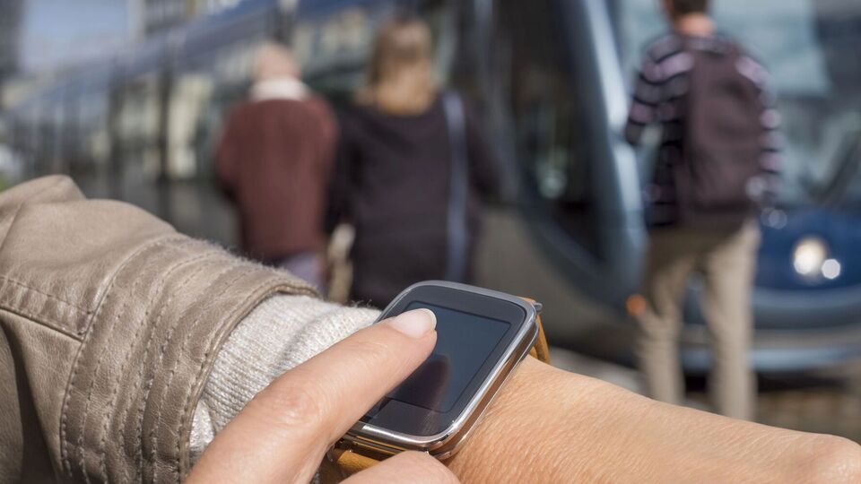 На современных гаджетах переход на зимнее время происходит автоматически