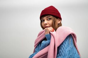 Длинные шарфы являются одним из трендов сезона