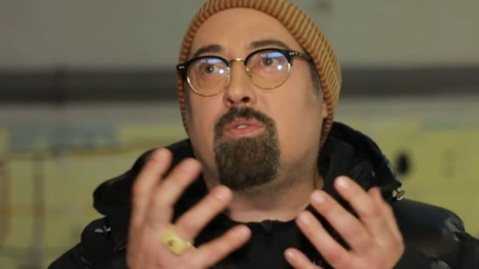 Коляденко делал пластические операции