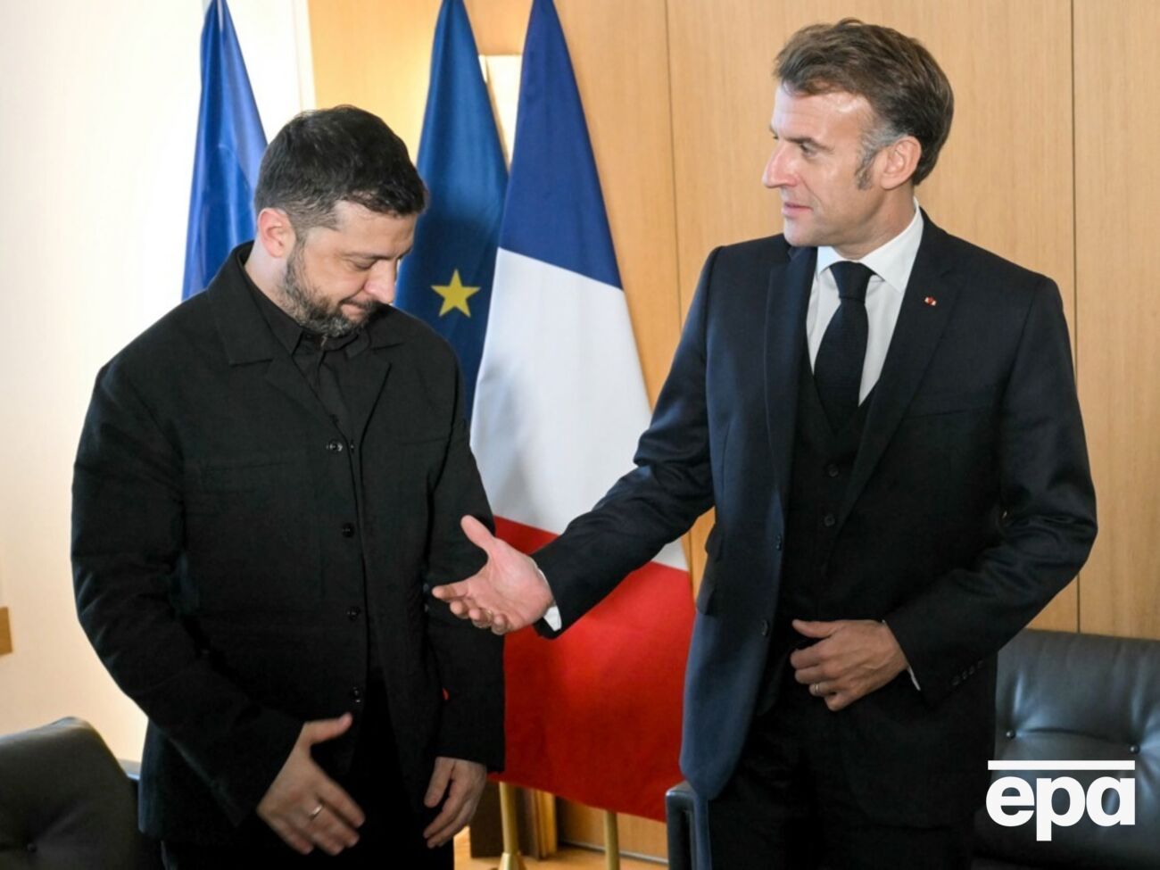 Помощь Украине продолжится, объявил президент Франции