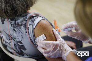Онкохворі, вакциновані Pfizer або Moderna, демонструють значно кращі результати лікування, порівняно з невакцинованими, зазначив доктор Джефф Коллер