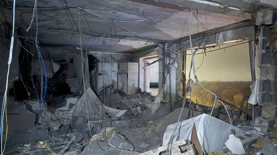 По данным властей Красногорска, дрон повредил квартиру на 14-м этаже многоэтажки