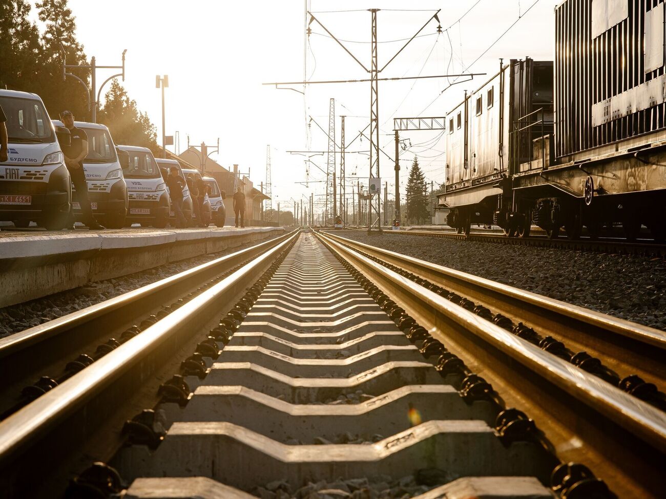 На данный момент движение затруднено в Кировоградской, Харьковской и Сумской областях, задерживаются поезда в Краматорск, Днепр, Харьков и Запорожье