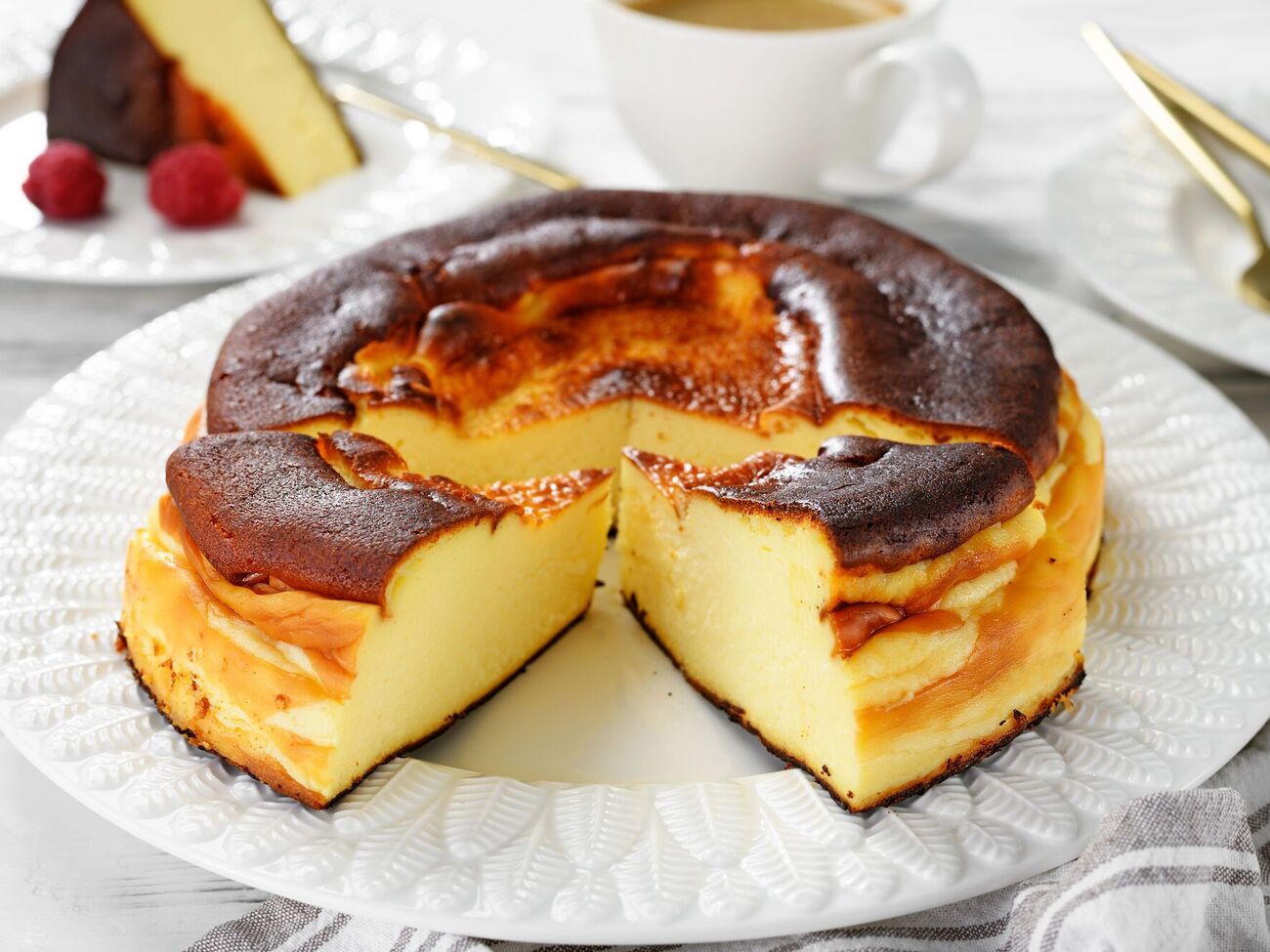 Чизкейк "Сан-Себастьян" гораздо нежнее, чем обычные