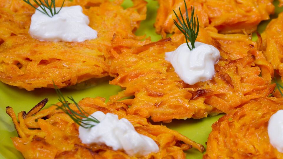 Деруни смакуватимуть зі сметаною